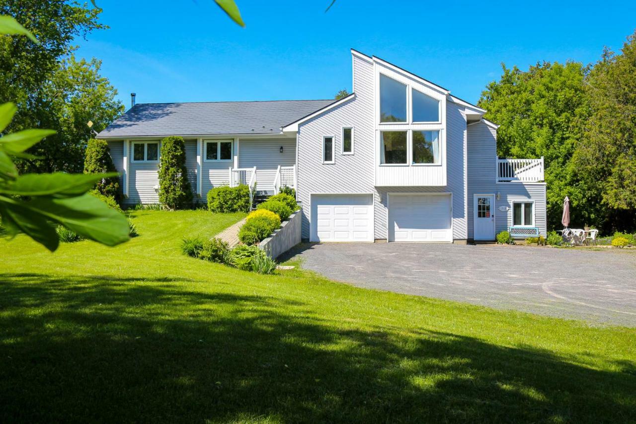 Cedar Drive Inn Crysler Eksteriør billede