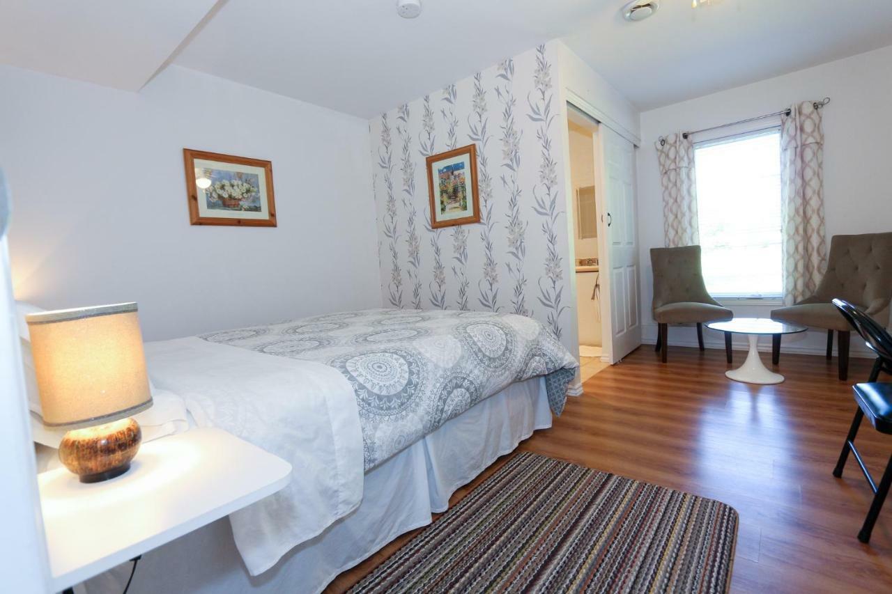 Cedar Drive Inn Crysler Eksteriør billede